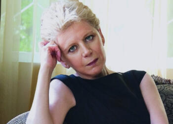 Έλενα Ακρίτα: Το αιχμηρό αντίο της στον Βασίλη Καρρά